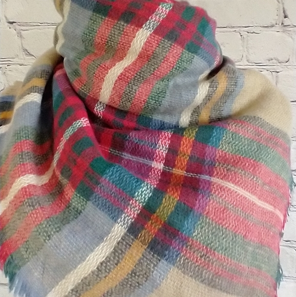 5/$10 🔴 Blanket scarf - Picture 2 of 2